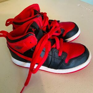 Nike Jordan 1 Retro High OG Black fire red black Toddler Sz 9c shoes sneakers